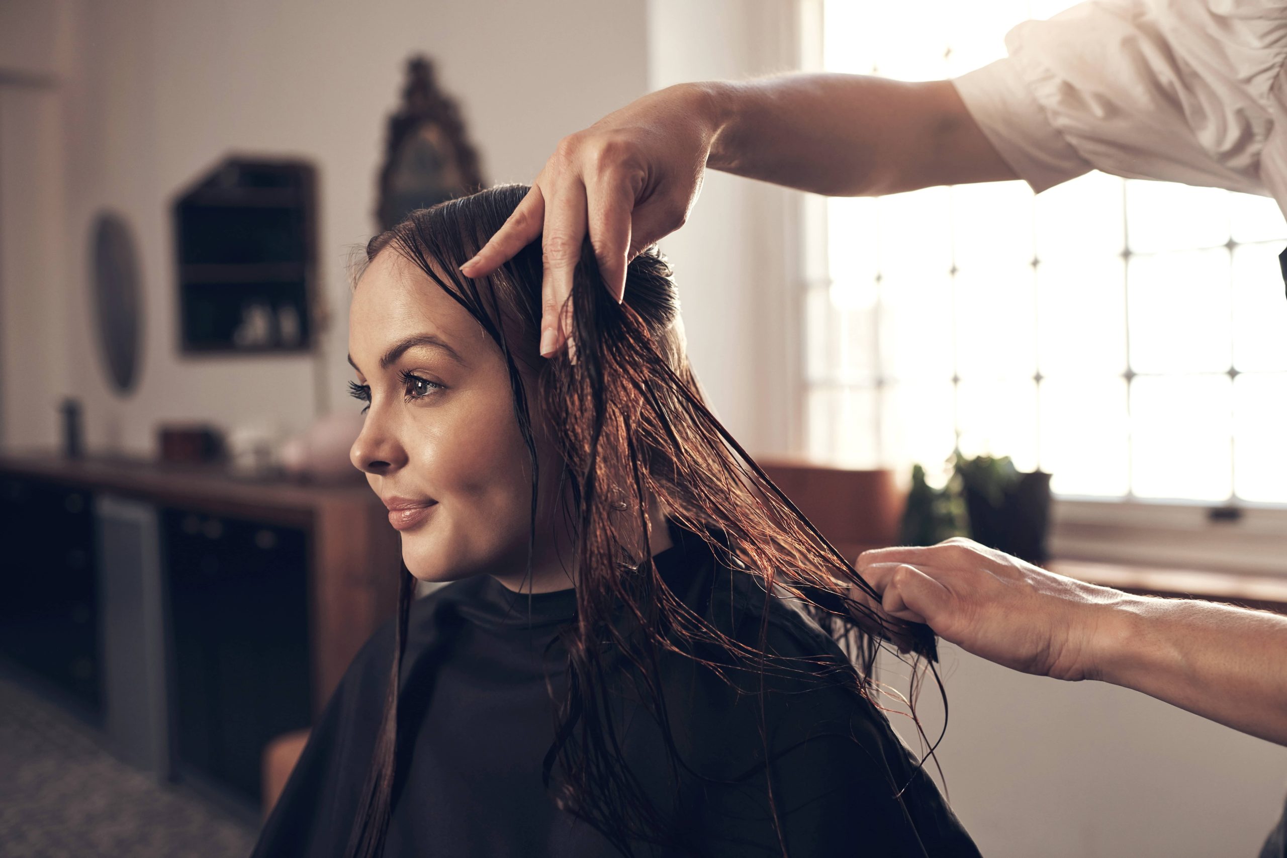 Schritte zum Glatt- und Sicheren Föhnen der Haare